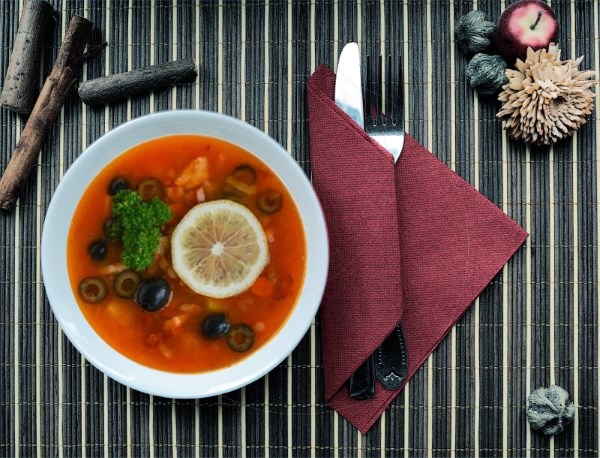 Как приготовить солянку сборную мясную